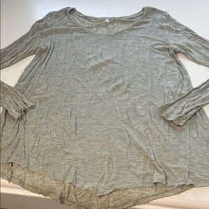 Tresics Large Long Sleeve Green V Neck Asymetrical Hem Tunic Style Shirt